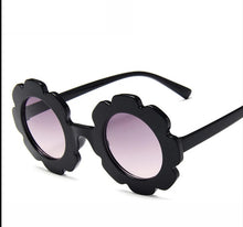 Load image into Gallery viewer, Flower Sunglasses
